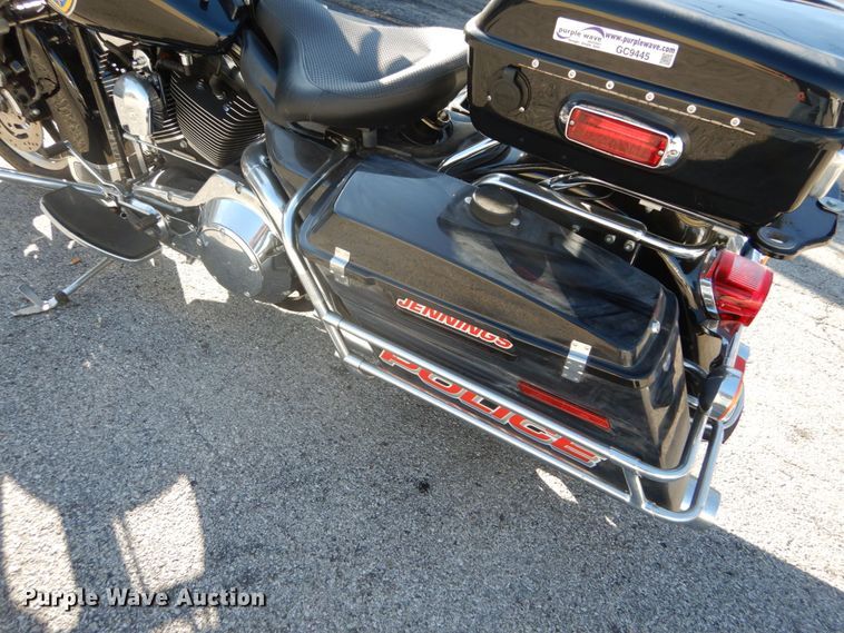 image for item GC9445 2006 Harley Davidson FLHTPI motorcycle