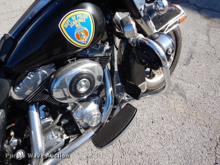 image for item GC9445 2006 Harley Davidson FLHTPI motorcycle