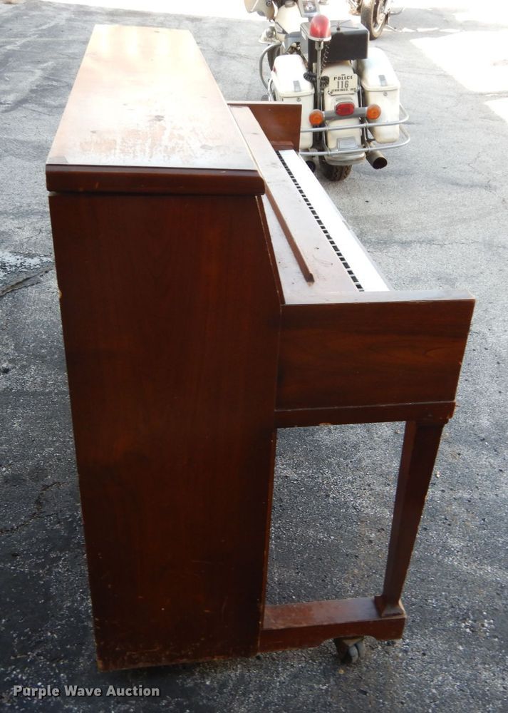 image for item GC9457 Robert & Campbell piano