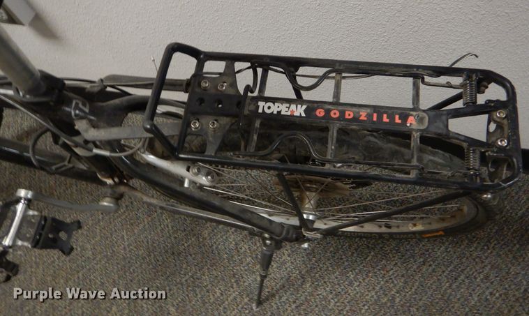 image for item GE9516 (2) police bicycles