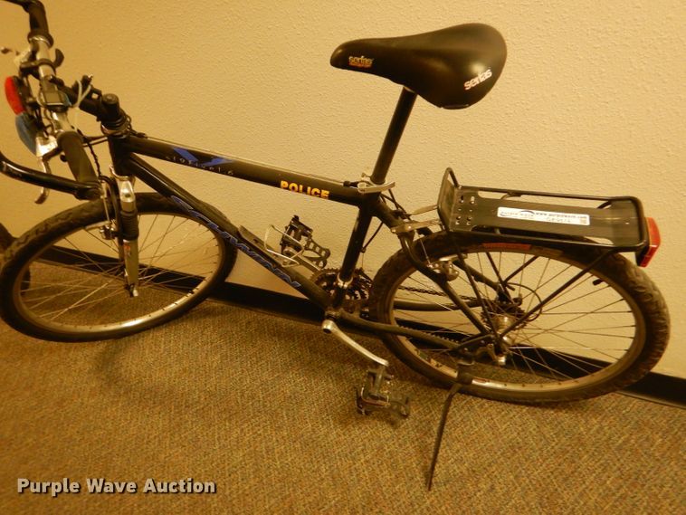 image for item GE9516 (2) police bicycles