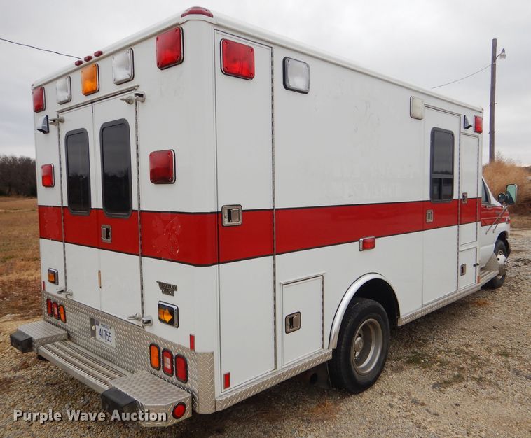 image for item GE9580 1998 Ford Econoline E450 Super Duty ambulance