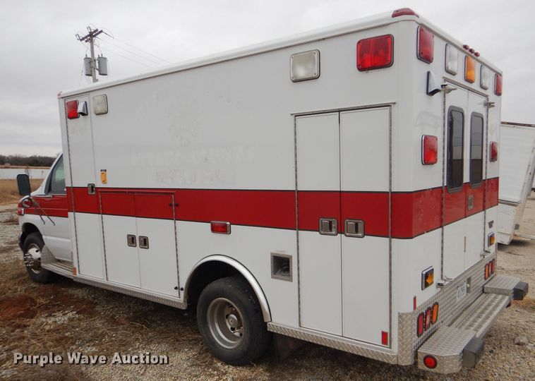 image for item GE9580 1998 Ford Econoline E450 Super Duty ambulance