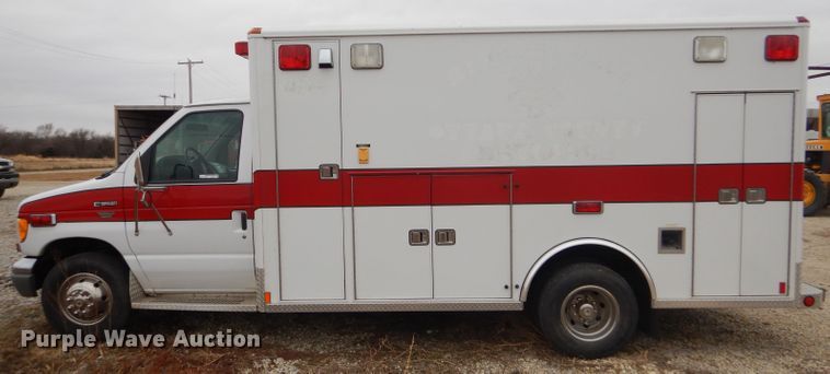 image for item GE9580 1998 Ford Econoline E450 Super Duty ambulance