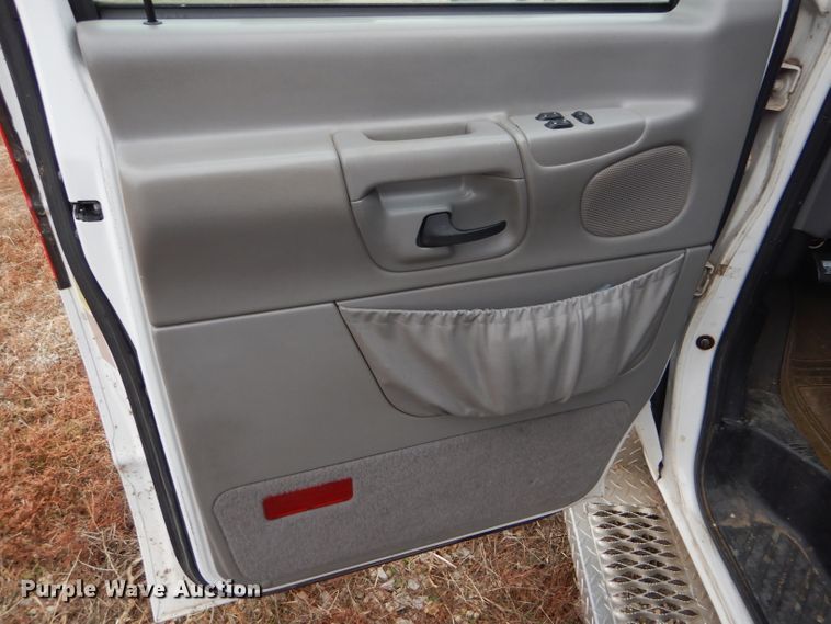 image for item GE9580 1998 Ford Econoline E450 Super Duty ambulance