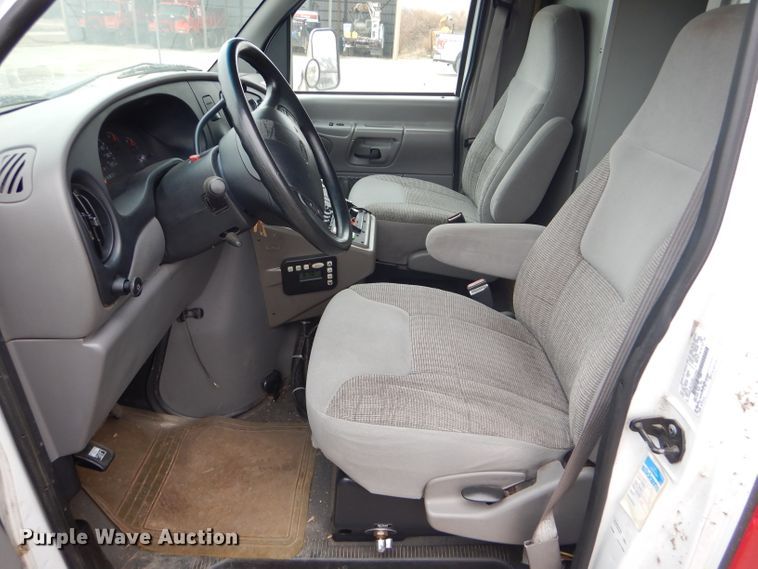 image for item GE9580 1998 Ford Econoline E450 Super Duty ambulance