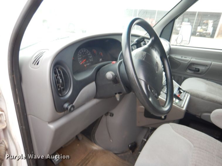 image for item GE9580 1998 Ford Econoline E450 Super Duty ambulance