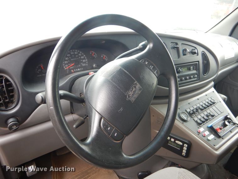 image for item GE9580 1998 Ford Econoline E450 Super Duty ambulance