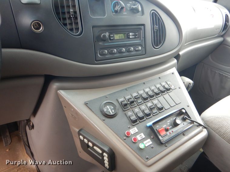 image for item GE9580 1998 Ford Econoline E450 Super Duty ambulance