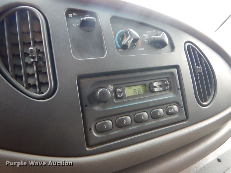 image for item GE9580 1998 Ford Econoline E450 Super Duty ambulance