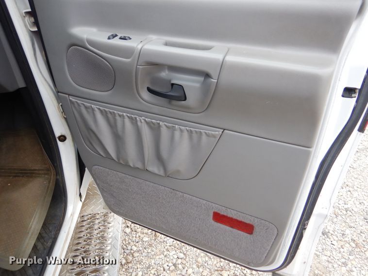 image for item GE9580 1998 Ford Econoline E450 Super Duty ambulance