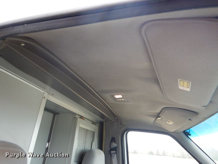 image for item GE9580 1998 Ford Econoline E450 Super Duty ambulance