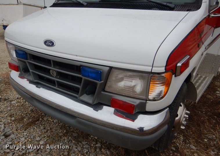 image for item GE9580 1998 Ford Econoline E450 Super Duty ambulance