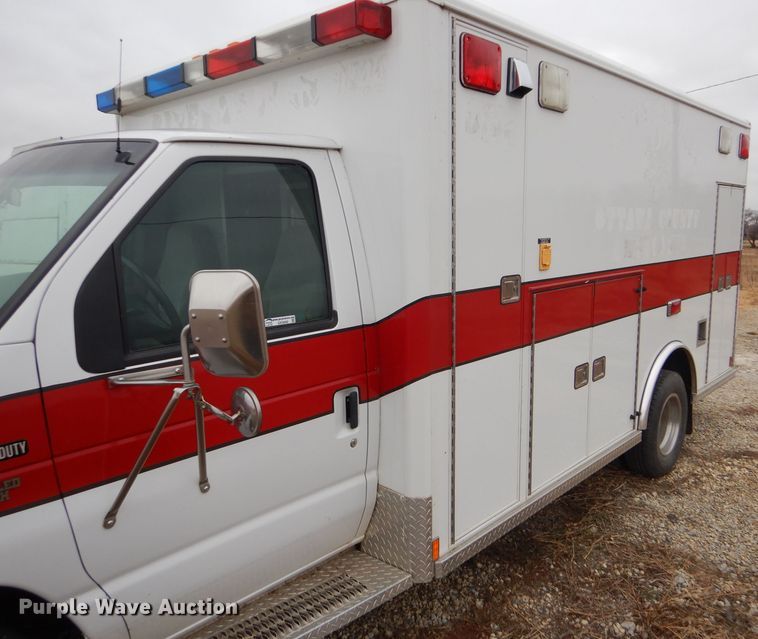image for item GE9580 1998 Ford Econoline E450 Super Duty ambulance