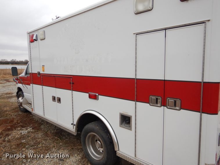 image for item GE9580 1998 Ford Econoline E450 Super Duty ambulance