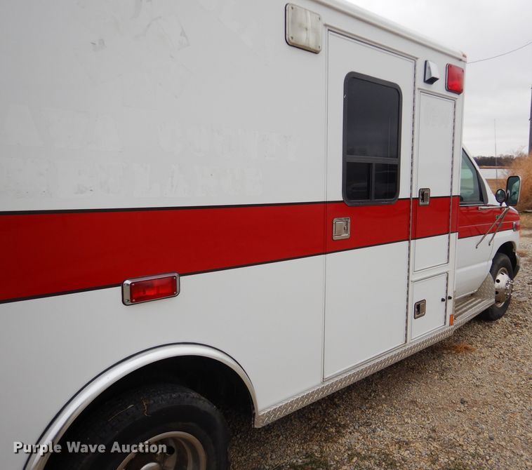 image for item GE9580 1998 Ford Econoline E450 Super Duty ambulance
