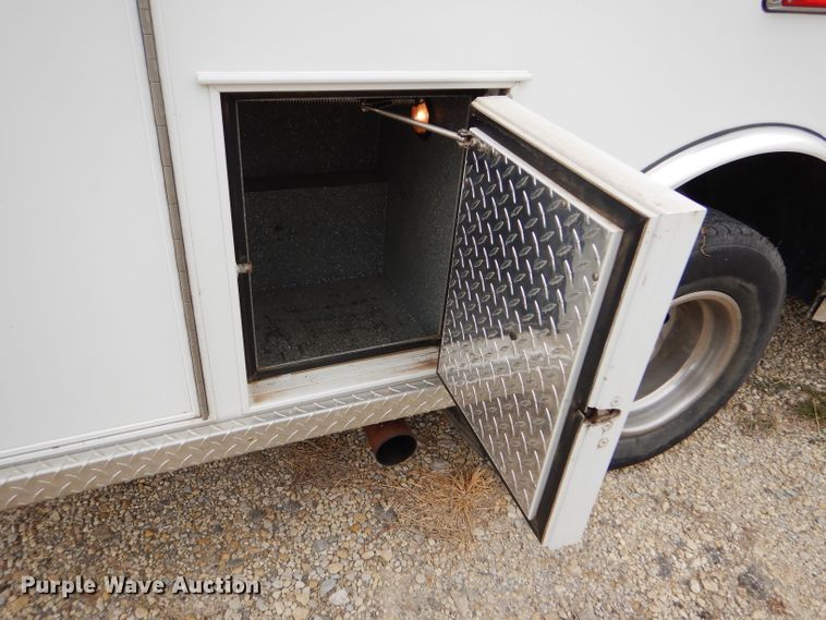 image for item GE9580 1998 Ford Econoline E450 Super Duty ambulance