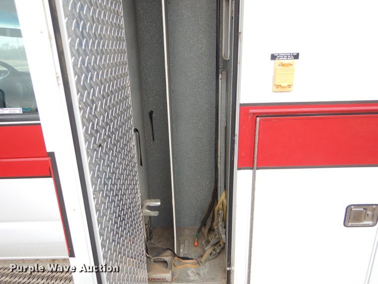 image for item GE9580 1998 Ford Econoline E450 Super Duty ambulance
