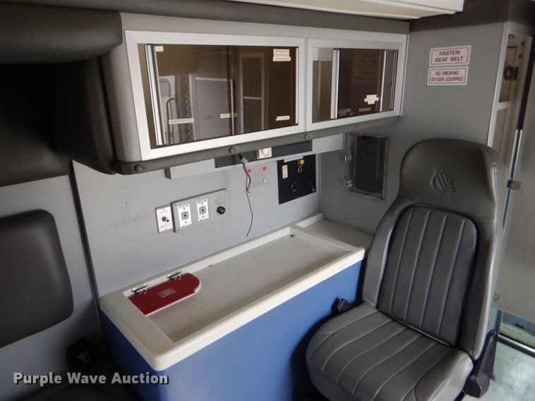 image for item GE9580 1998 Ford Econoline E450 Super Duty ambulance