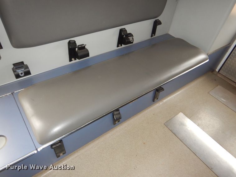 image for item GE9580 1998 Ford Econoline E450 Super Duty ambulance