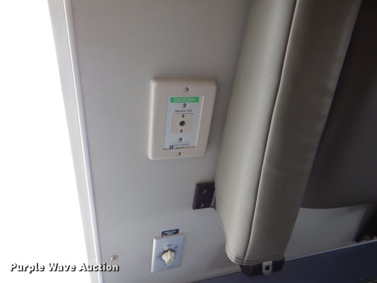 image for item GE9580 1998 Ford Econoline E450 Super Duty ambulance