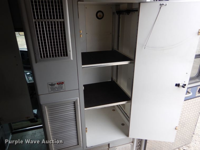 image for item GE9580 1998 Ford Econoline E450 Super Duty ambulance