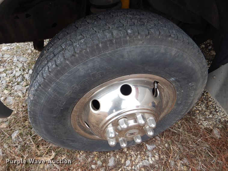 image for item GE9580 1998 Ford Econoline E450 Super Duty ambulance