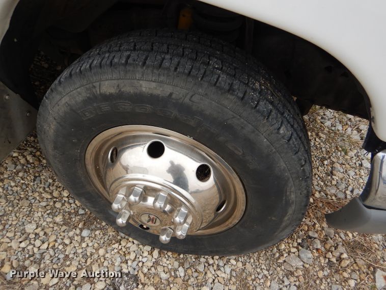 image for item GE9580 1998 Ford Econoline E450 Super Duty ambulance