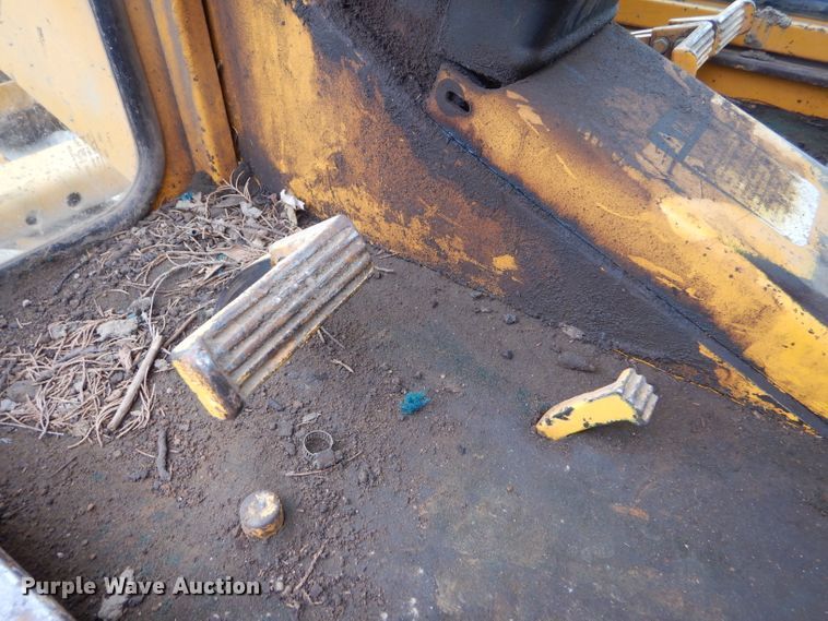 image for item GE9581 1973 John Deere 570A motor grader