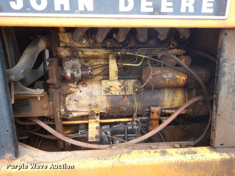 image for item GE9581 1973 John Deere 570A motor grader