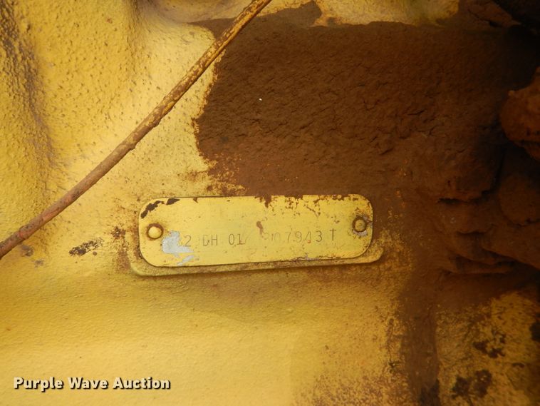 image for item GE9581 1973 John Deere 570A motor grader