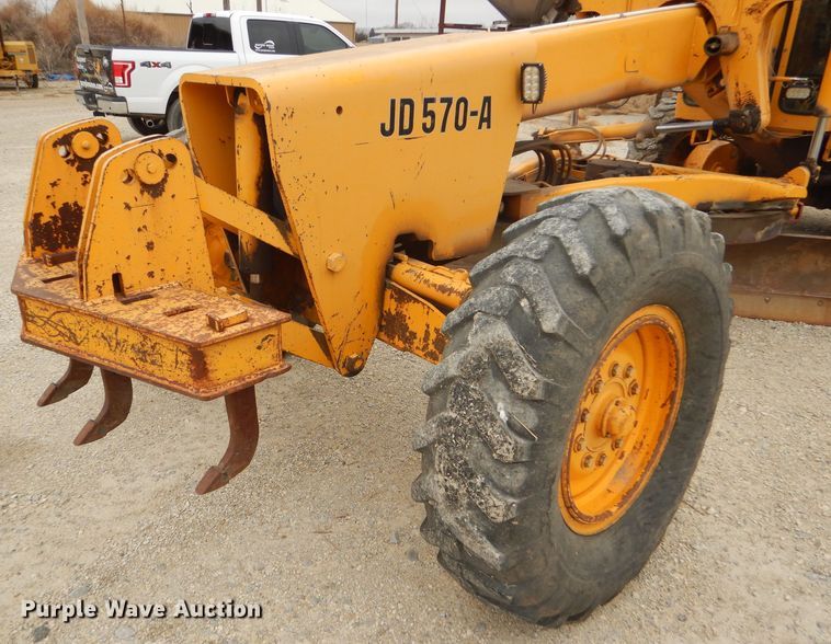 image for item GE9581 1973 John Deere 570A motor grader