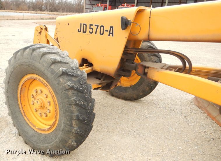 image for item GE9581 1973 John Deere 570A motor grader