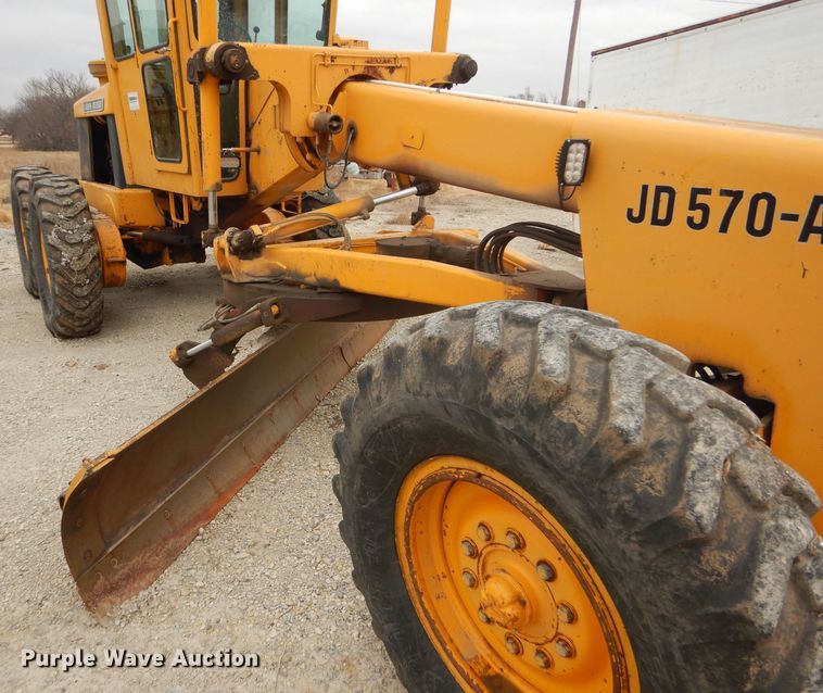 image for item GE9581 1973 John Deere 570A motor grader