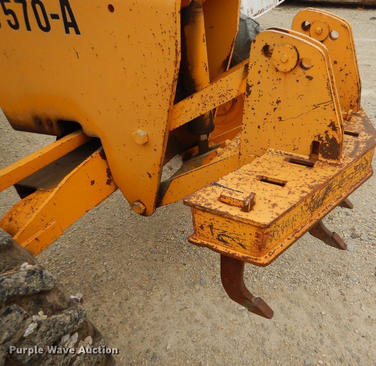 image for item GE9581 1973 John Deere 570A motor grader