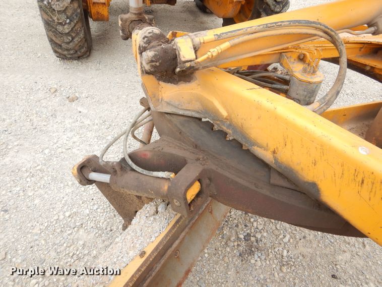 image for item GE9581 1973 John Deere 570A motor grader