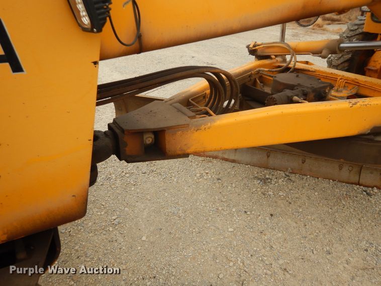 image for item GE9581 1973 John Deere 570A motor grader