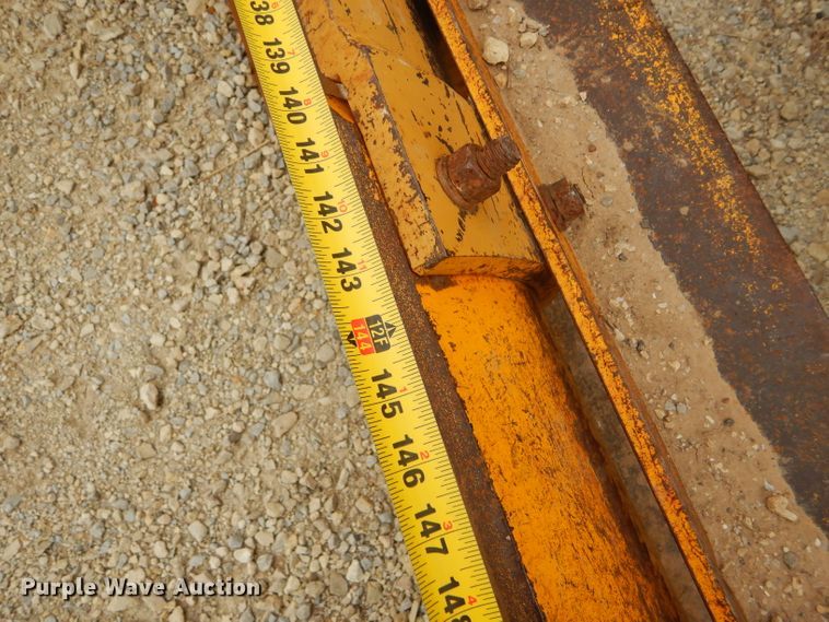 image for item GE9581 1973 John Deere 570A motor grader