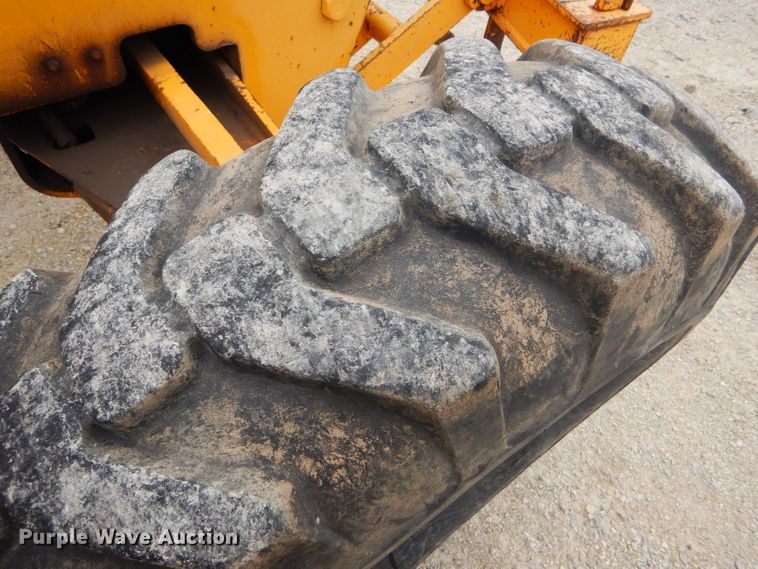 image for item GE9581 1973 John Deere 570A motor grader