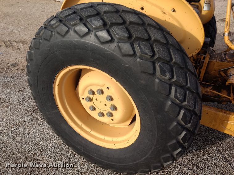 image for item GE9609 Ford 540A tractor