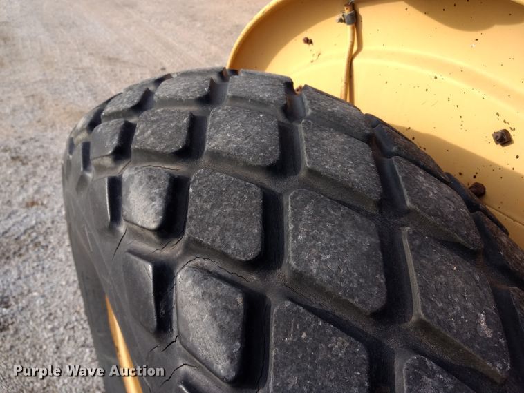 image for item GE9609 Ford 540A tractor