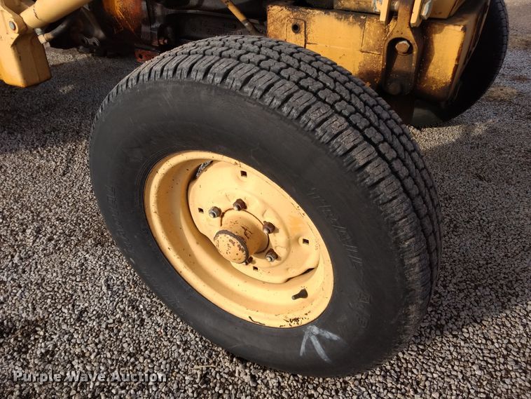 image for item GE9609 Ford 540A tractor