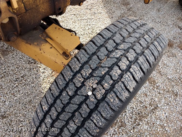 image for item GE9609 Ford 540A tractor