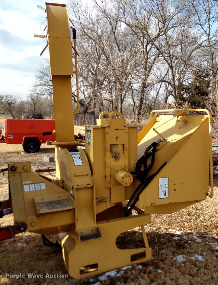 image for item GE9610 Vermeer BC906 wood chipper