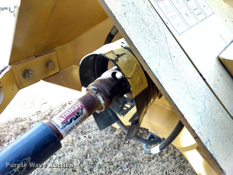 image for item GE9610 Vermeer BC906 wood chipper