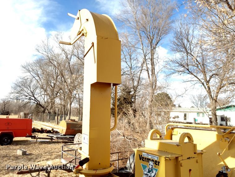 image for item GE9610 Vermeer BC906 wood chipper