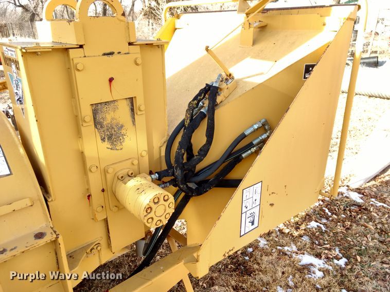 image for item GE9610 Vermeer BC906 wood chipper