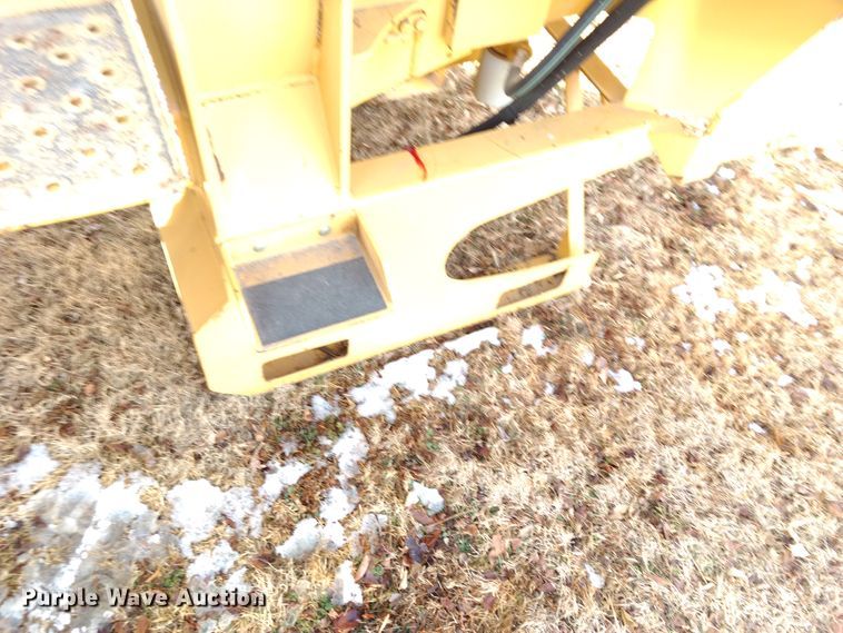 image for item GE9610 Vermeer BC906 wood chipper