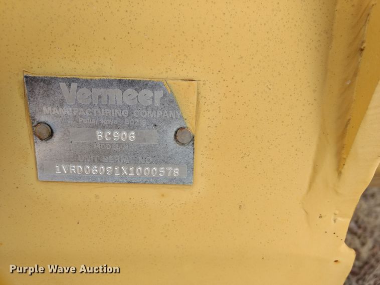 image for item GE9610 Vermeer BC906 wood chipper