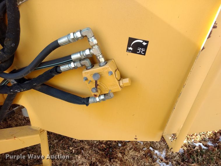 image for item GE9610 Vermeer BC906 wood chipper